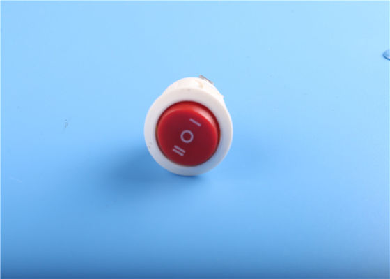照らされたロッカーのスイッチ